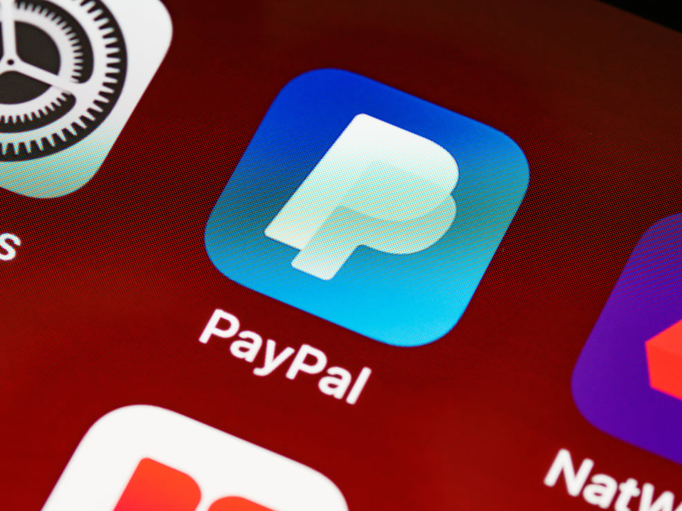 paypal-app-icon-on-mobile